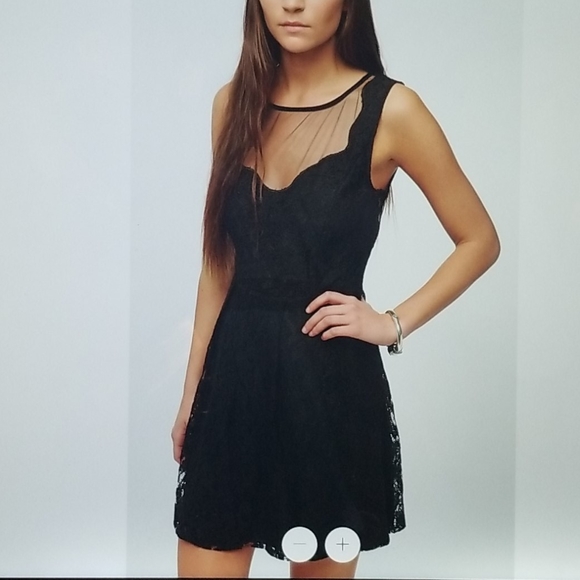 Urbanoutfitters Lace Sheer Open Back Sexy Dress - Picture 3 of 6
